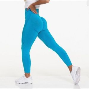 NWT! NVGTN aqua seamless contour leggings S